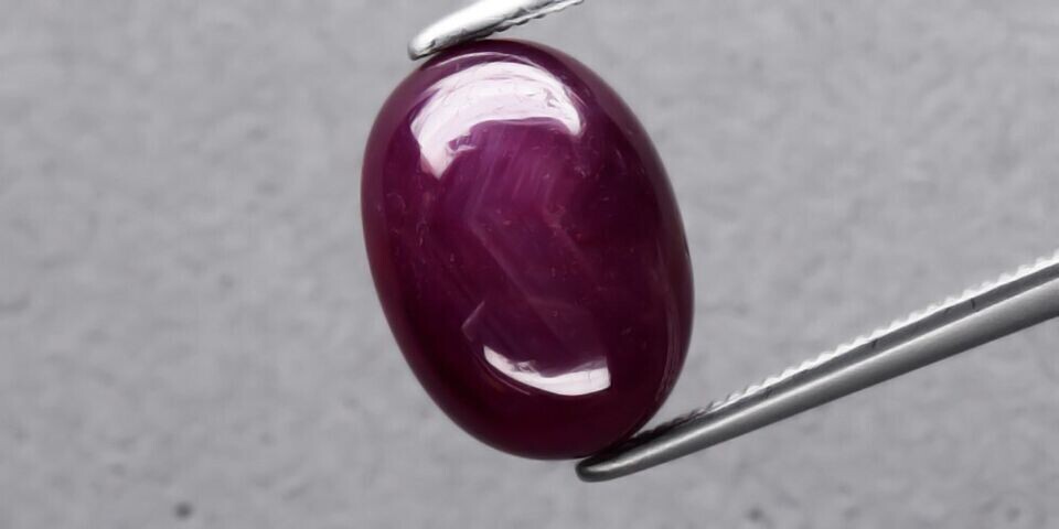 Star Ruby, 4.63cwt. Natural Earth Mined Ruby. Master Valuer Appraised for $380. See Video.