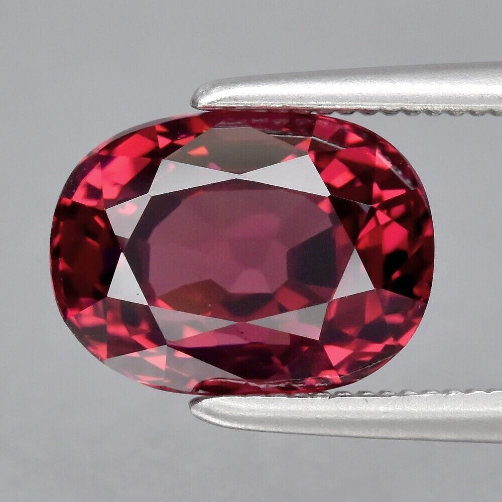Rhodolite Garnet. 2.66cwt. Natural Earth Mined. 8.8x6.5x5.2. See Video
