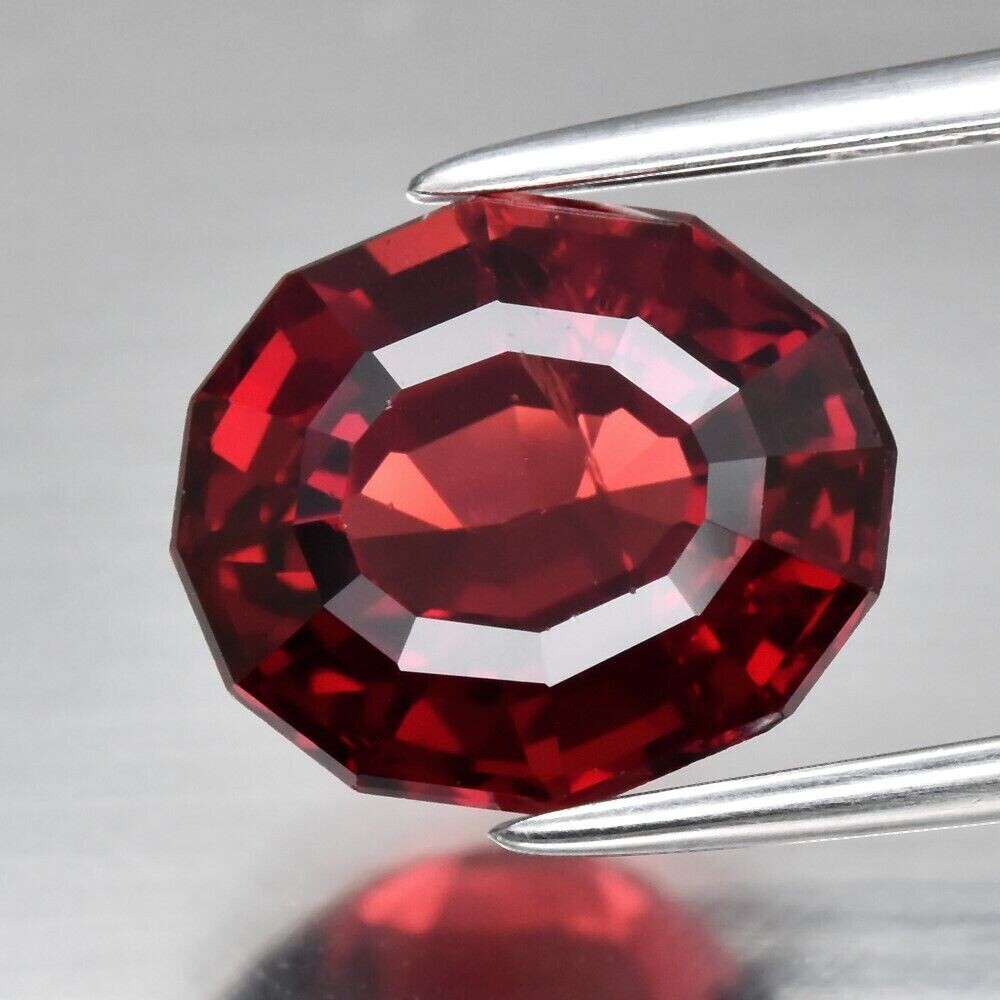 Rhodolite Garnet. 3.43cwt. Natural Earth Mined.9.5x8x5.7mm. See Video