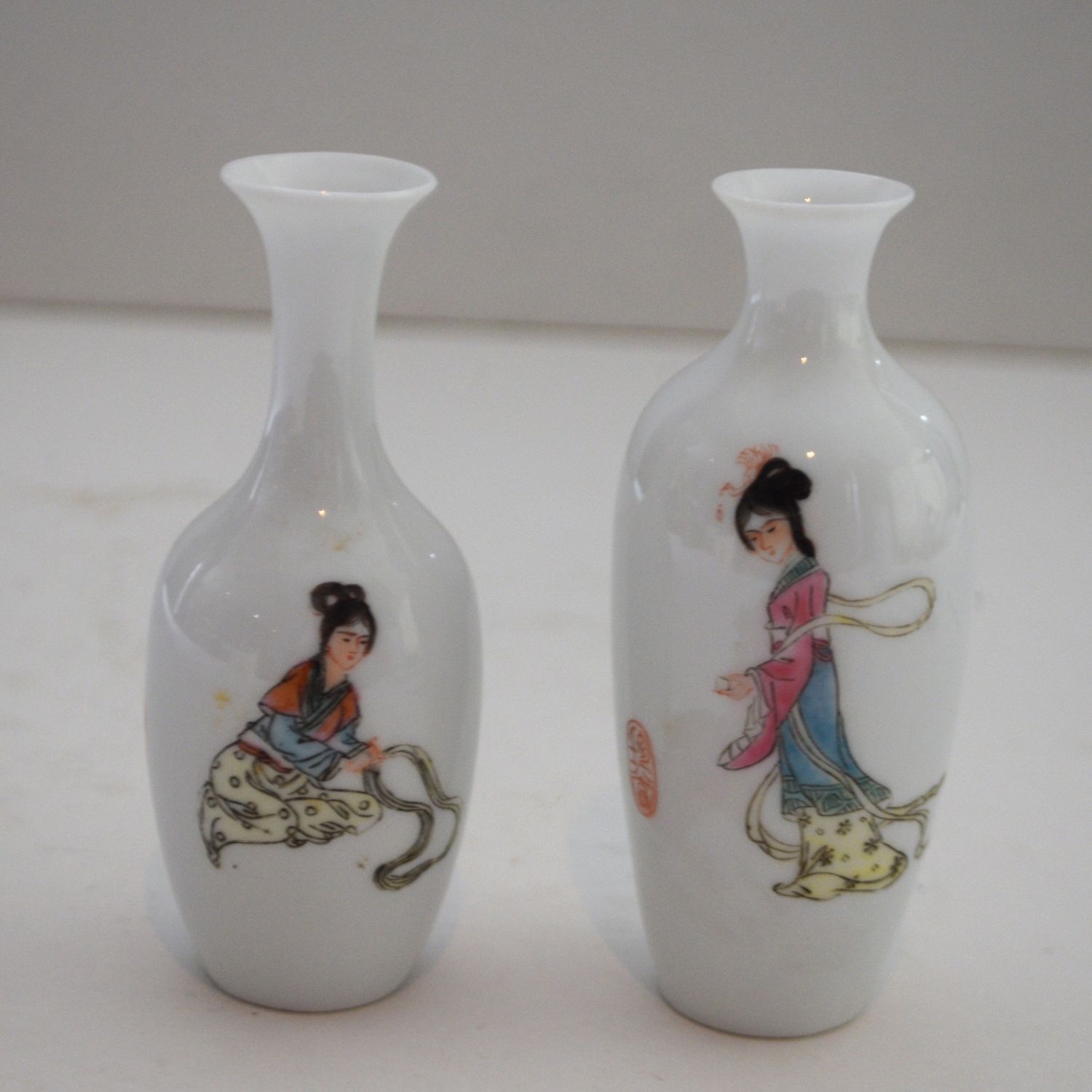 Pair of Vintage  Porcelain Chinese Bud Vase from Estate of Avid Collector. Approx. 9cm high.