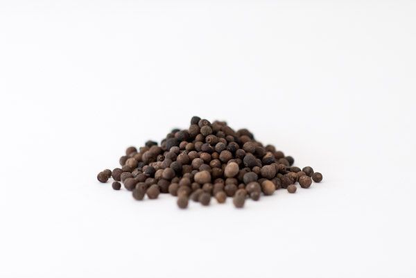 Allspice, whole. Can be ground before delivering if requested.  30 grams