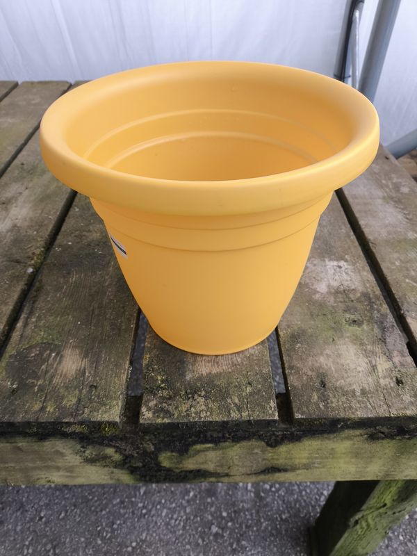 Emma 12&quot; Planter (Sun)
