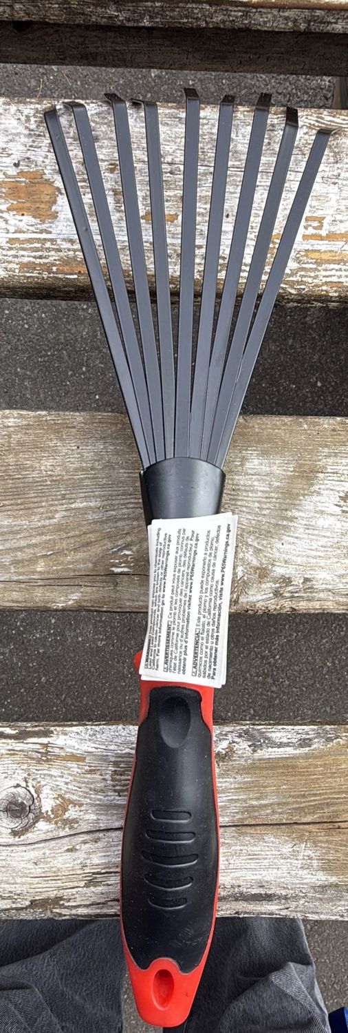 BOND Easy Grip Fan Rake