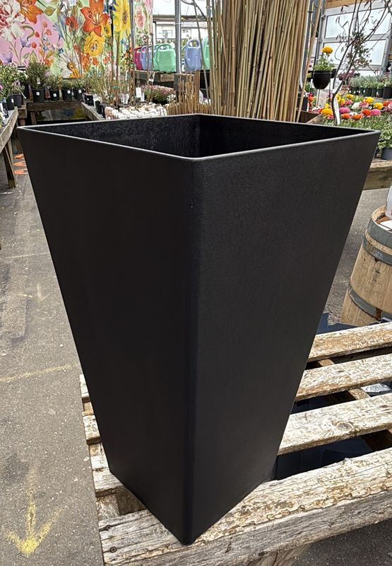 24" AVONDALE Smooth Black