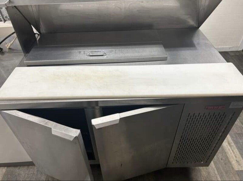 Lot d’electro commercial 598 ch. du Quai  Eboulement pour Pizzeria du boulevard Clermont