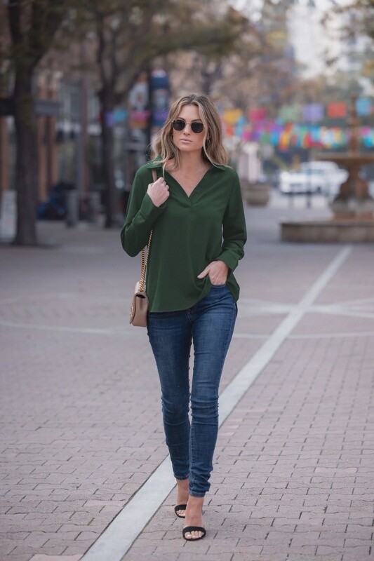 BACK PLEAT SHIRT