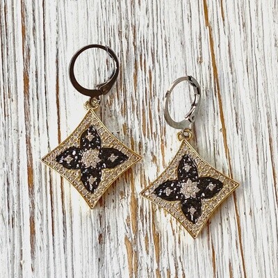 Clover Black and Gold Earrings