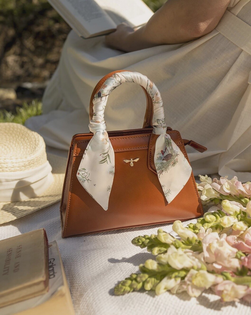Mini Alice Tote (Tan)