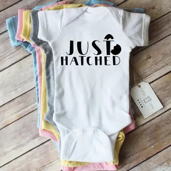 Just Hatched Graphic Cotton Baby Bodysuit (NB) - White
