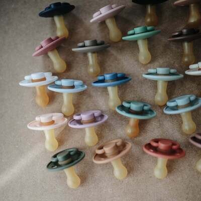 Mushie Frigg Natural Rubber Pacifier - Desert (6-18 months)