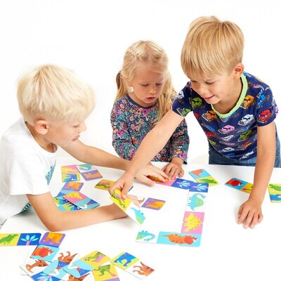 Banana Panda Let’s Play Dinosaur Dominoes (2+)