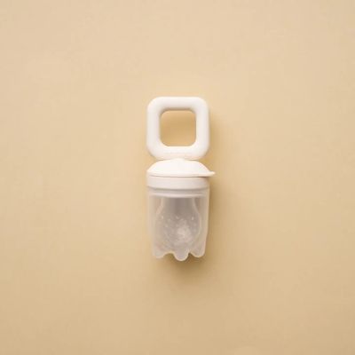 Minika Silicone Feeder Teether - Shell