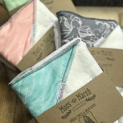 Moss &amp; Marsh - Hooded Towel &amp; Washcloth - Octopus Print: PINK