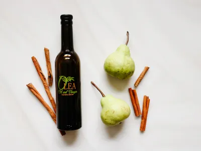 Olea Cinnamon Pear Dark Balsamic Vinegar Olea Cinnamon Pear Dark Balsamic Vinegar