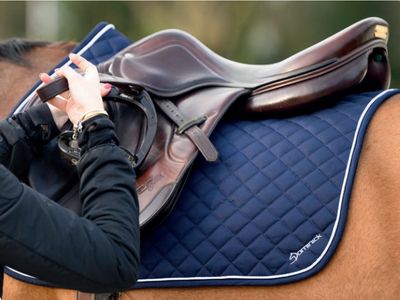 Onderlegger Dominick springen