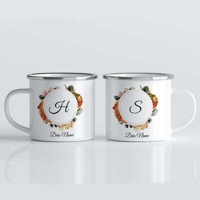 herbstliche Monogrammtasse mit Blätterkranz