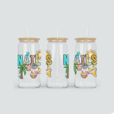 Glas Becher mit Nails Schriftzug &amp; Bikini inkl. Bambus Deckel mit Strohhalm