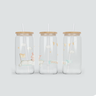 Glas Becher mit fahrendem Auto zur Einschulung - inkl. Bambus Deckel mit Strohhalm