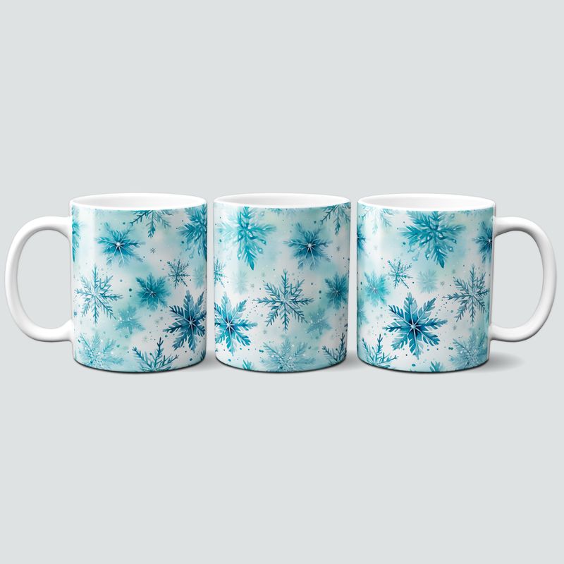 Tasse mit blauen Schneeflocken