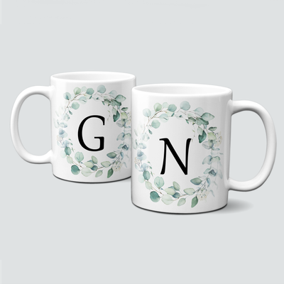 individuelle Monogrammtasse mit Eukalyptuskranz