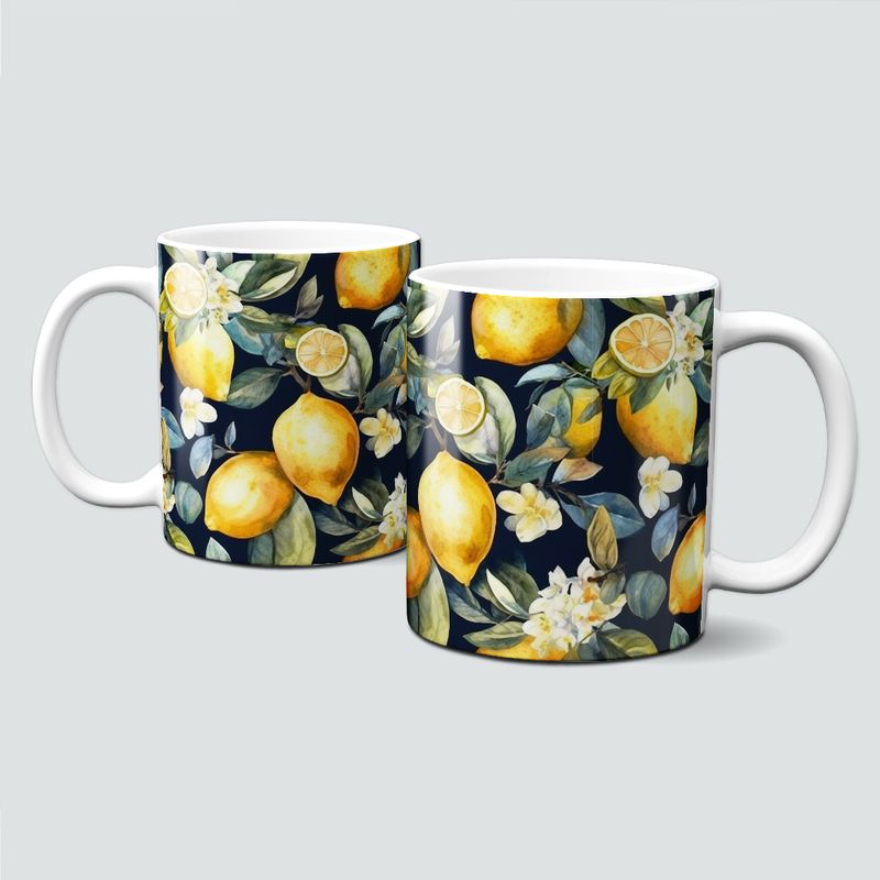 Tasse mit Zitronen / Limetten und Blüten