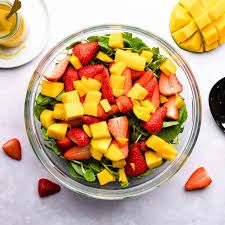 Strawberry Mango Spinach Salad - Medium 160oz