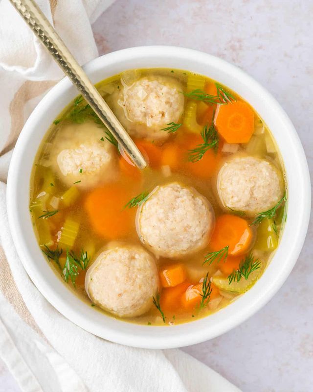 Chicken Matzah Ball Soup - 64oz