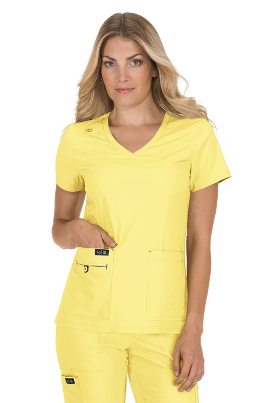 koi Basics Becca Women&#39;s 4-Pocket Stretch Scrub Top
