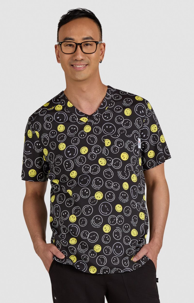 koi | SmileyWorld Confident Men&#39;s 1-Pocket Print Scrub Top