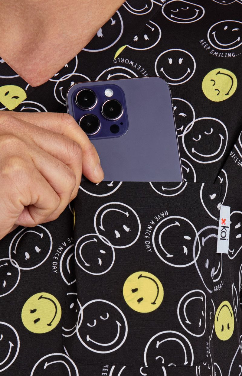 koi | SmileyWorld Confident Men&#39;s 1-Pocket Print Scrub Top