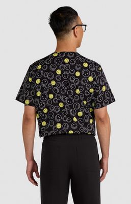 koi | SmileyWorld Confident Men&#39;s 1-Pocket Print Scrub Top