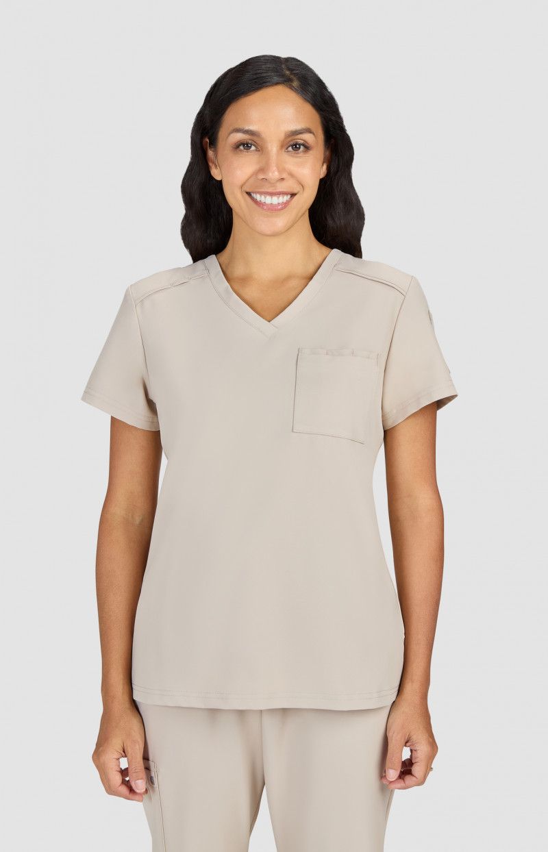 Cureology x koi Aura Women&#39;s 2-Pocket V-Neck Tuck-In Scrub Top