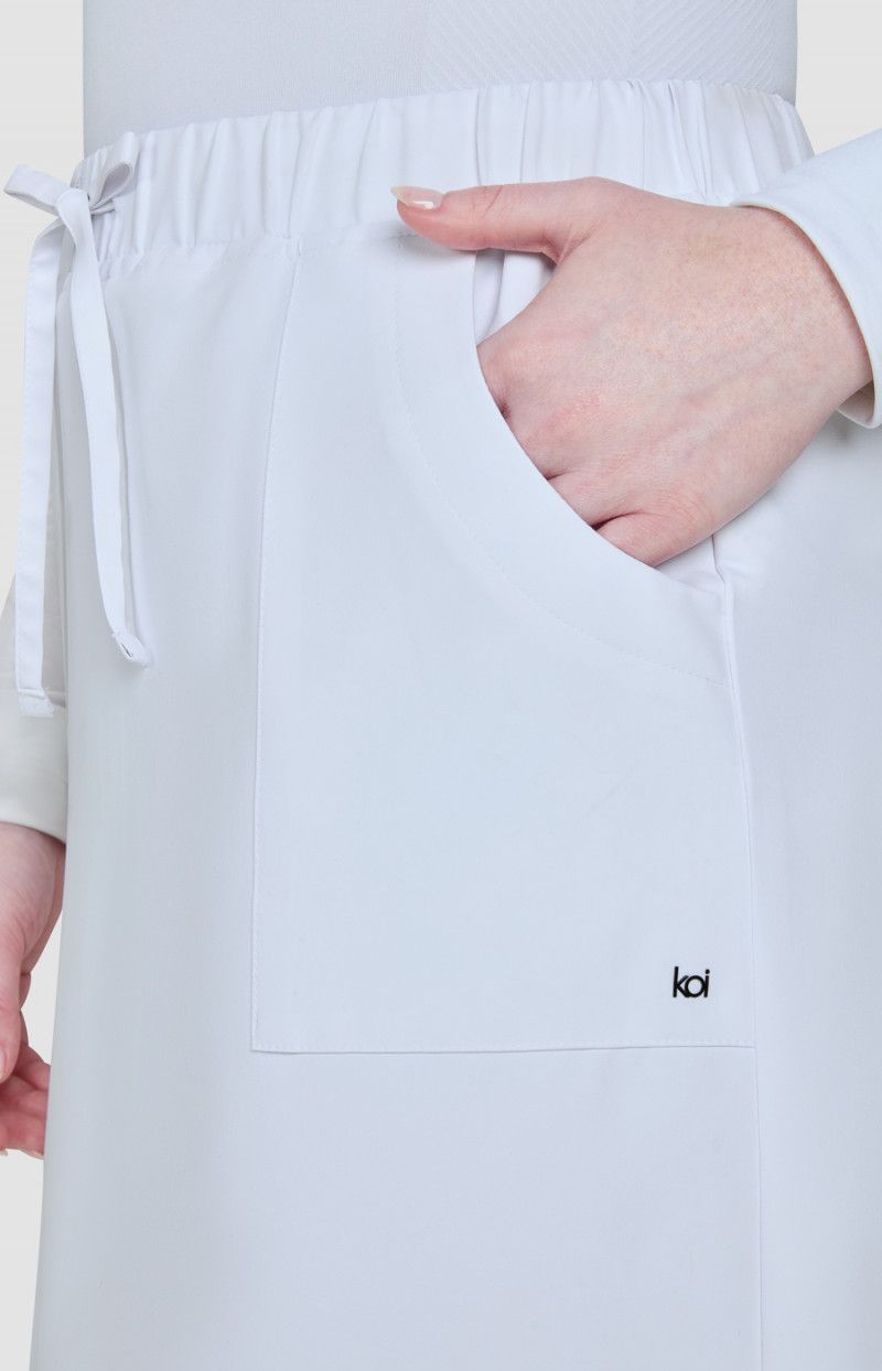 koi Scrubs Essentials Defense Women’s Water Repellent 2-Pocket Skirt