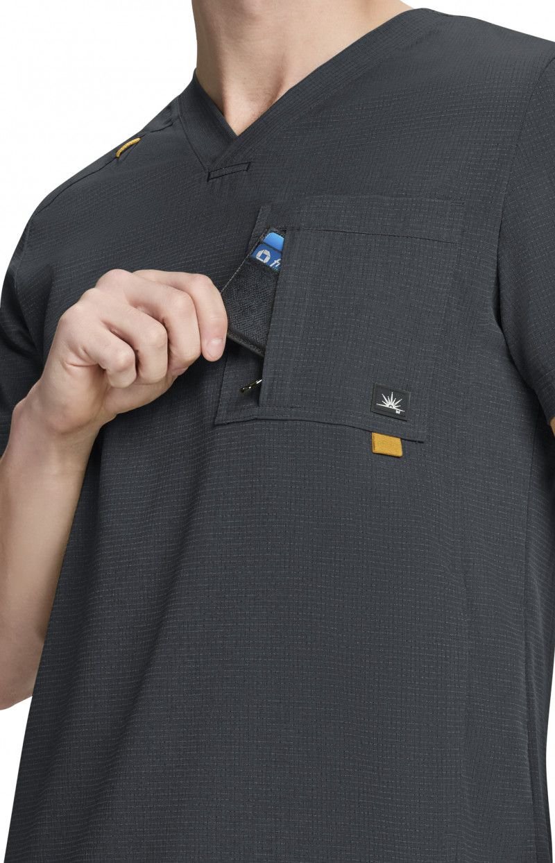 Solis x koi Caldwell Men&#39;s 4-Pocket Scrub Top