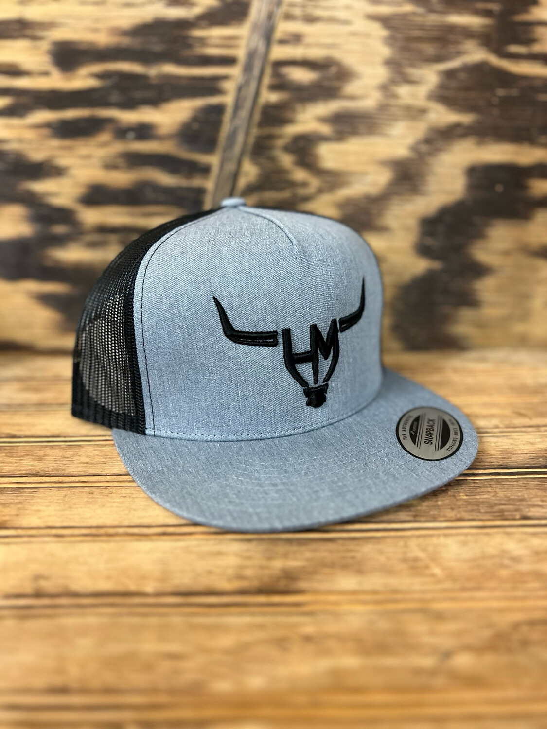 Hm Cattle Hat - Multi, Color option: Light blue / grey hat with black design