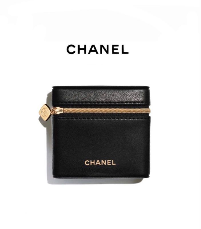 CHANEL Leather Lipstick Bag
