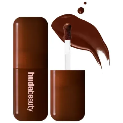 HUDA BEAUTY  Blush Filter Soft Glow Liquid Blush in coco logo