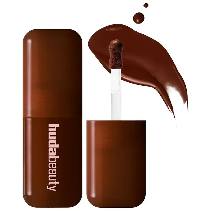 HUDA BEAUTY  Blush Filter Soft Glow Liquid Blush in coco logo