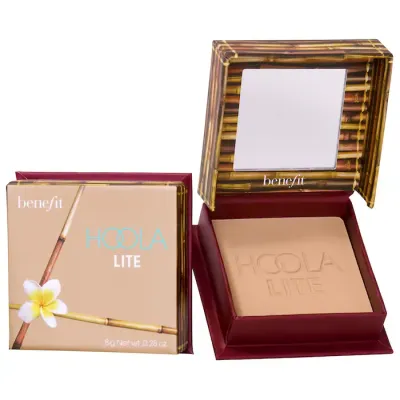 Hoola Lite Bronzer - light matte bronzer