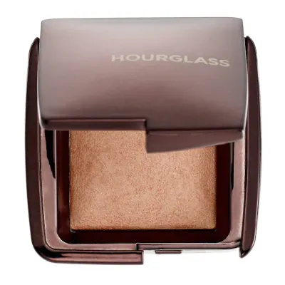 Hourglass Ambient® Lighting Finishing Powder in Radiant Light