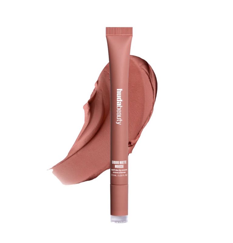 HUDA BEAUTY  Liquid Matte Mousse Soft Blur Lip Cream