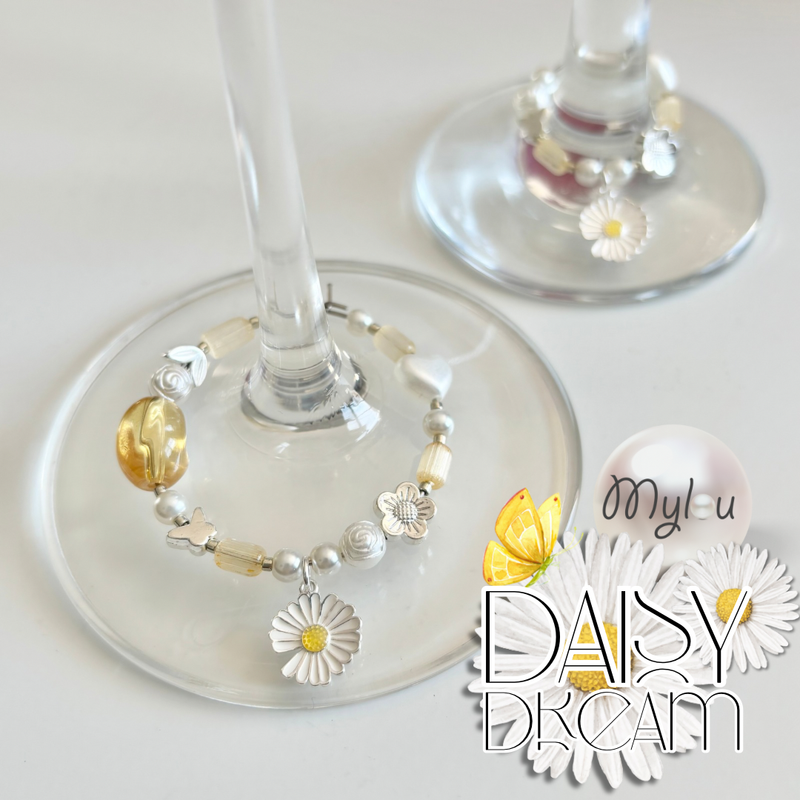 𝐷𝑎𝑖𝑠𝑦 𝐷𝑟𝑒𝑎𝑚 𖧷 ~ small &amp; medium Charm Duo