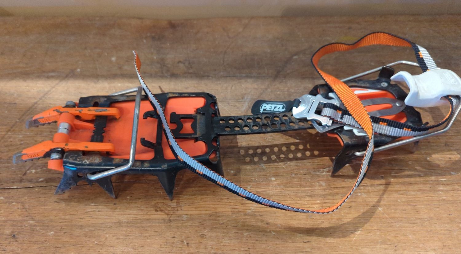 **USED** PETZL Lynx Crampons