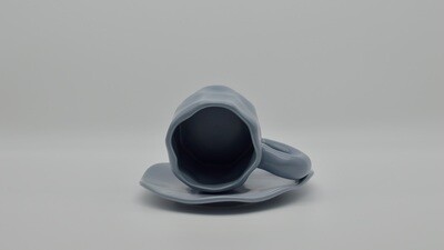 Nordic Tasse mit Untertasse aus Keramik in graublau