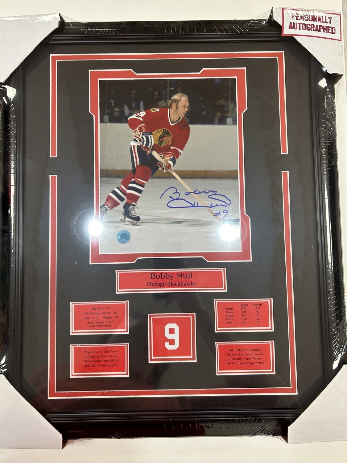 BOBBY HULL - AUTOGRAPHED CHICAGO BLACKHAWKS 16X20 FRAME
