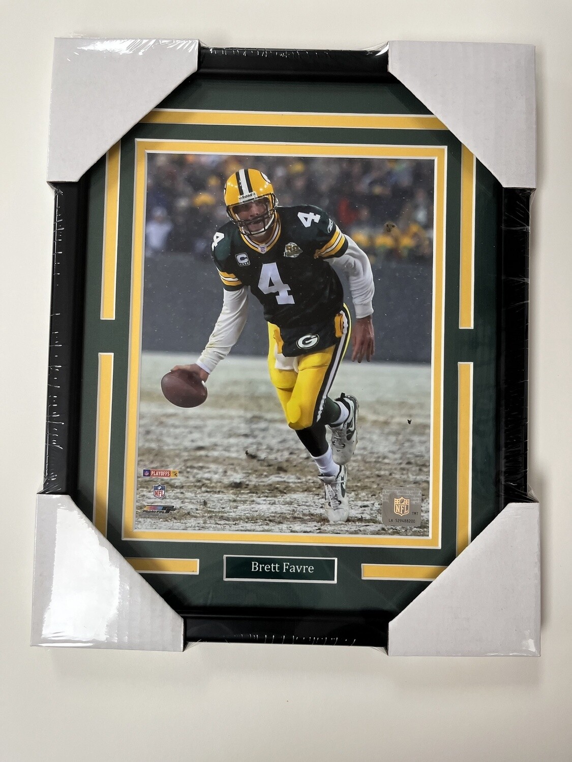 BRETT FAVRE - GREEN BAY PACKERS 11X14 FRAME