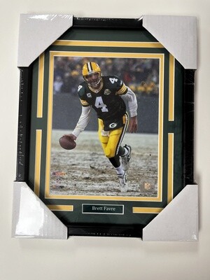 BRETT FAVRE - GREEN BAY PACKERS 11X14 FRAME