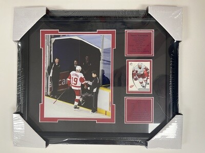 STEVE YZERMAN - DETROIT RED WINGS 13X16 FRAME
