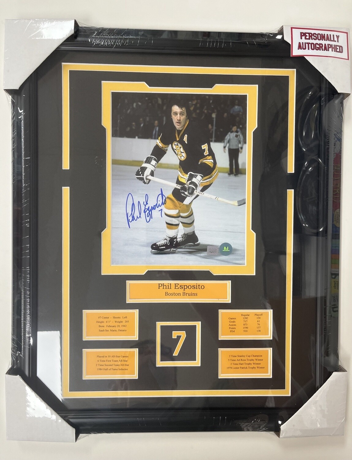 PHIL ESPOSITO - AUTOGRAPHED BOSTON BRUINS 16X20 FRAME