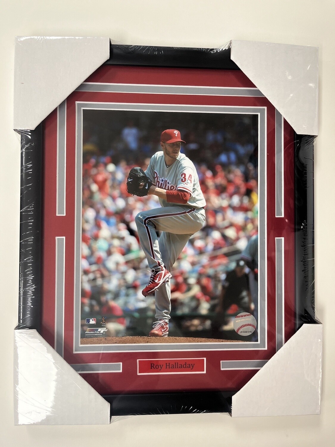 ROY HALLADAY - PHILADELPHIA PHILLIES 11X14 FRAME